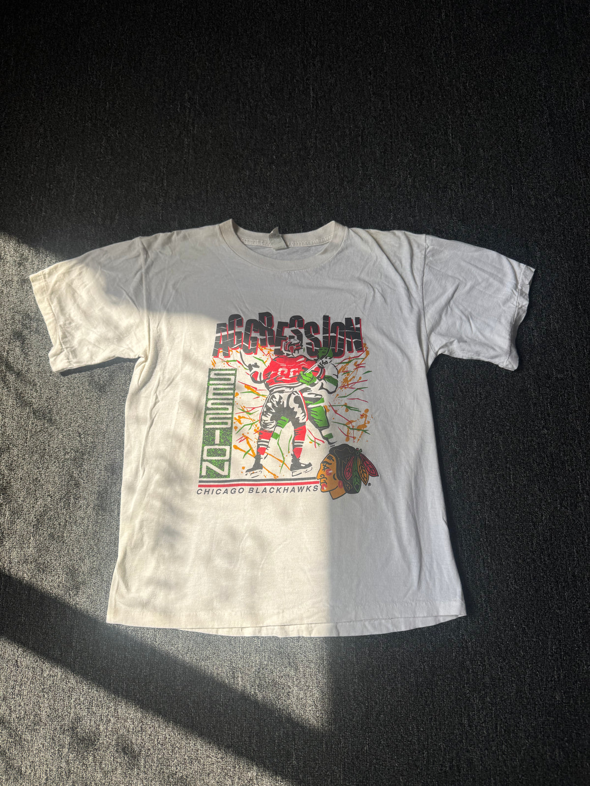 White 90s Chicago Blackhawks NHL Shirt (L)