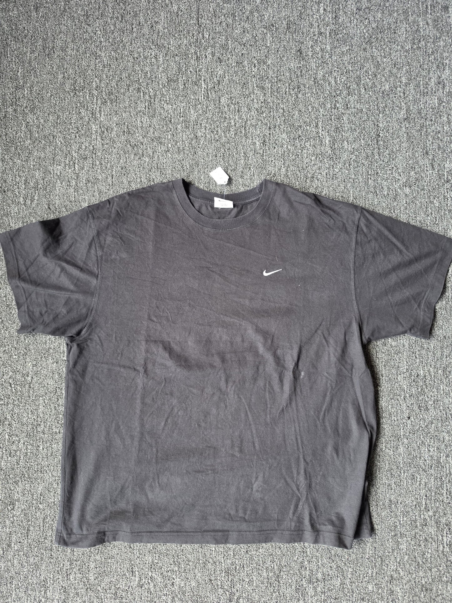 Black 90s Nike Shirt (XL)