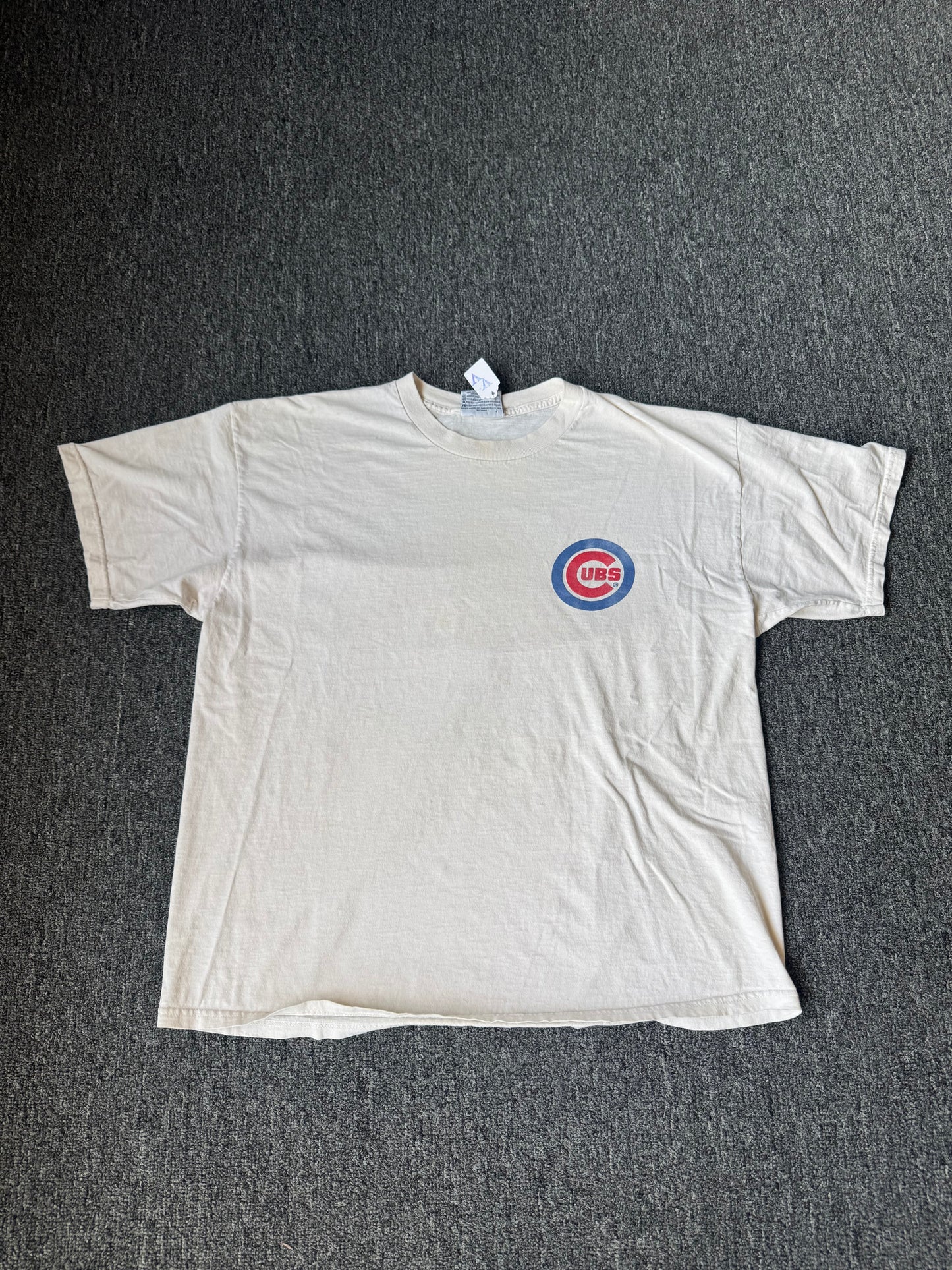 White Faded Chicago Cubs MLB Shirt (XL)