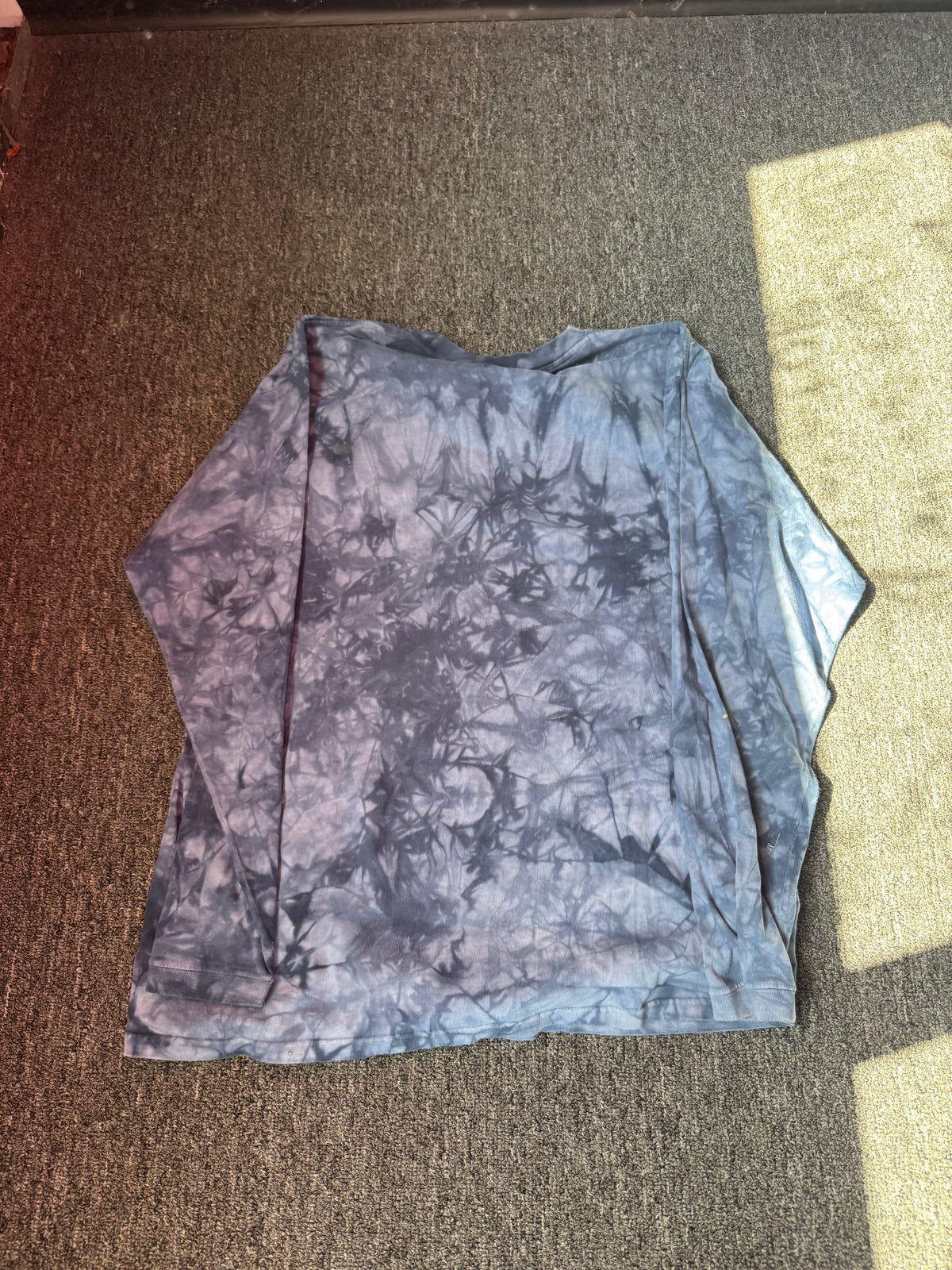 Blue Tie Dye Animal Nature Long Sleeve (XL)