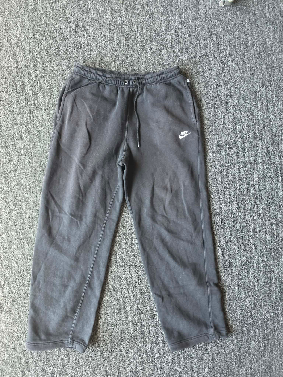 Black Nike Sweatpants (M)