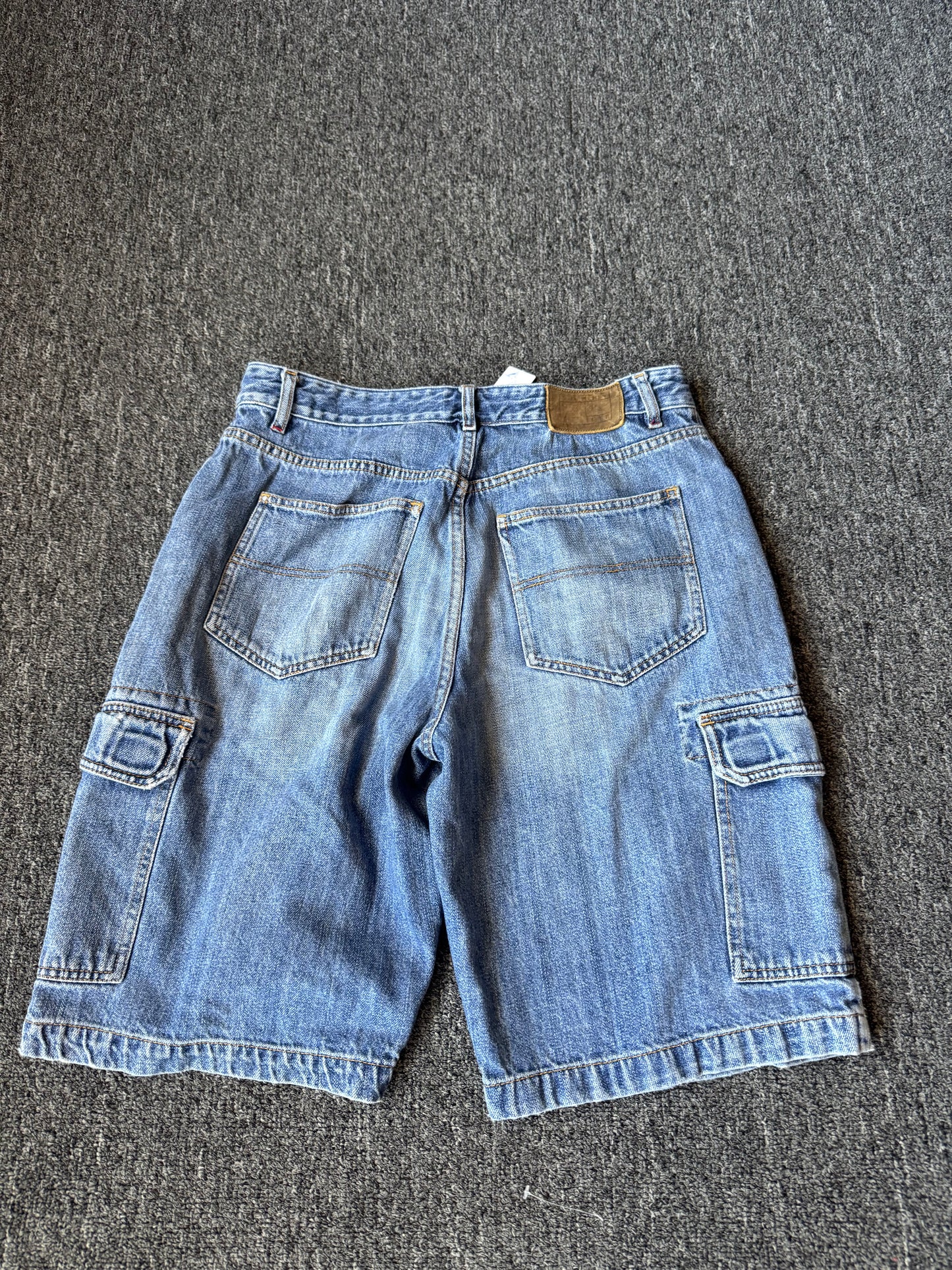 Tommy Hilfiger Cargo Jorts (33)