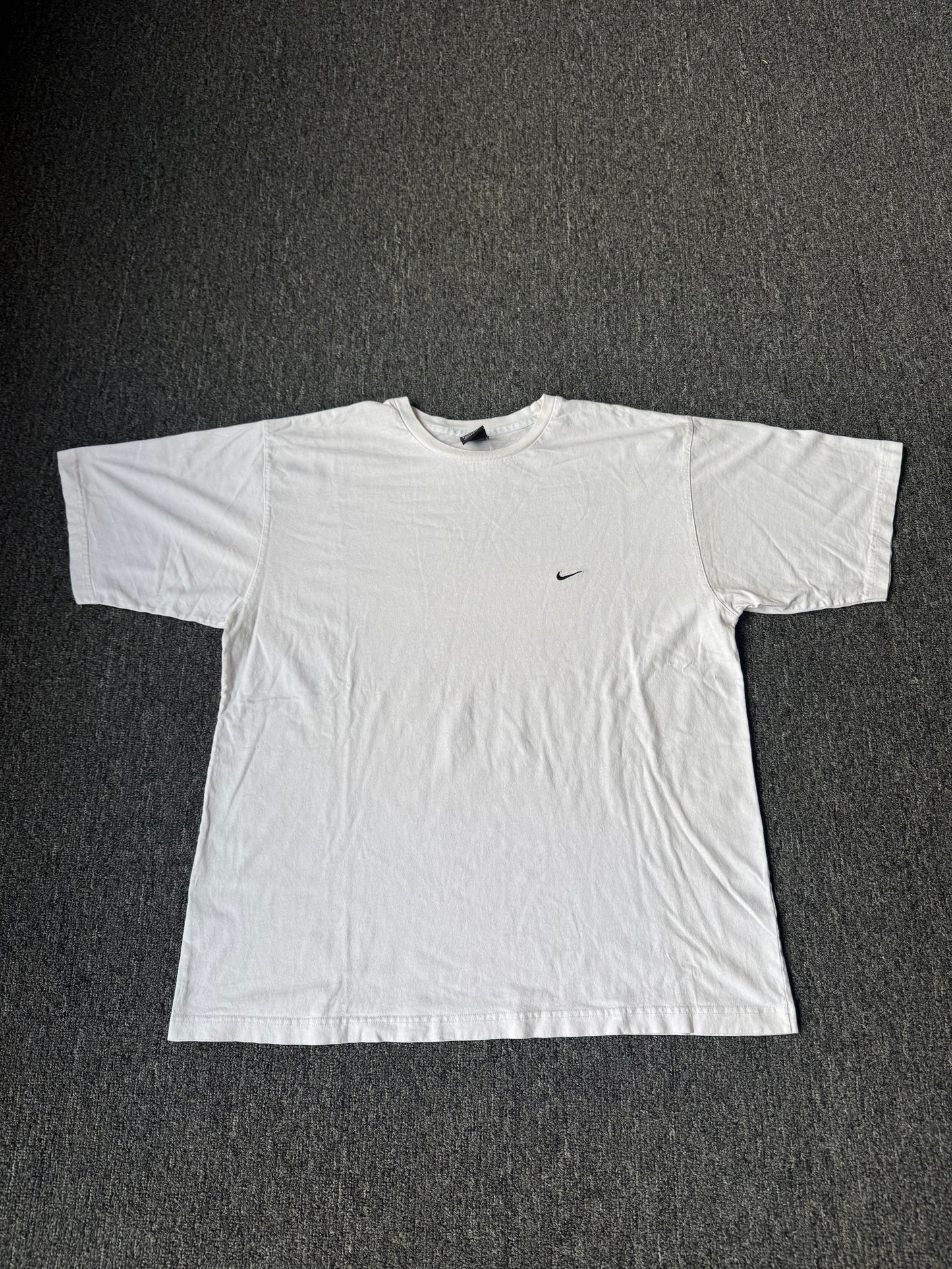 White 90s Nike Shirt (XL)