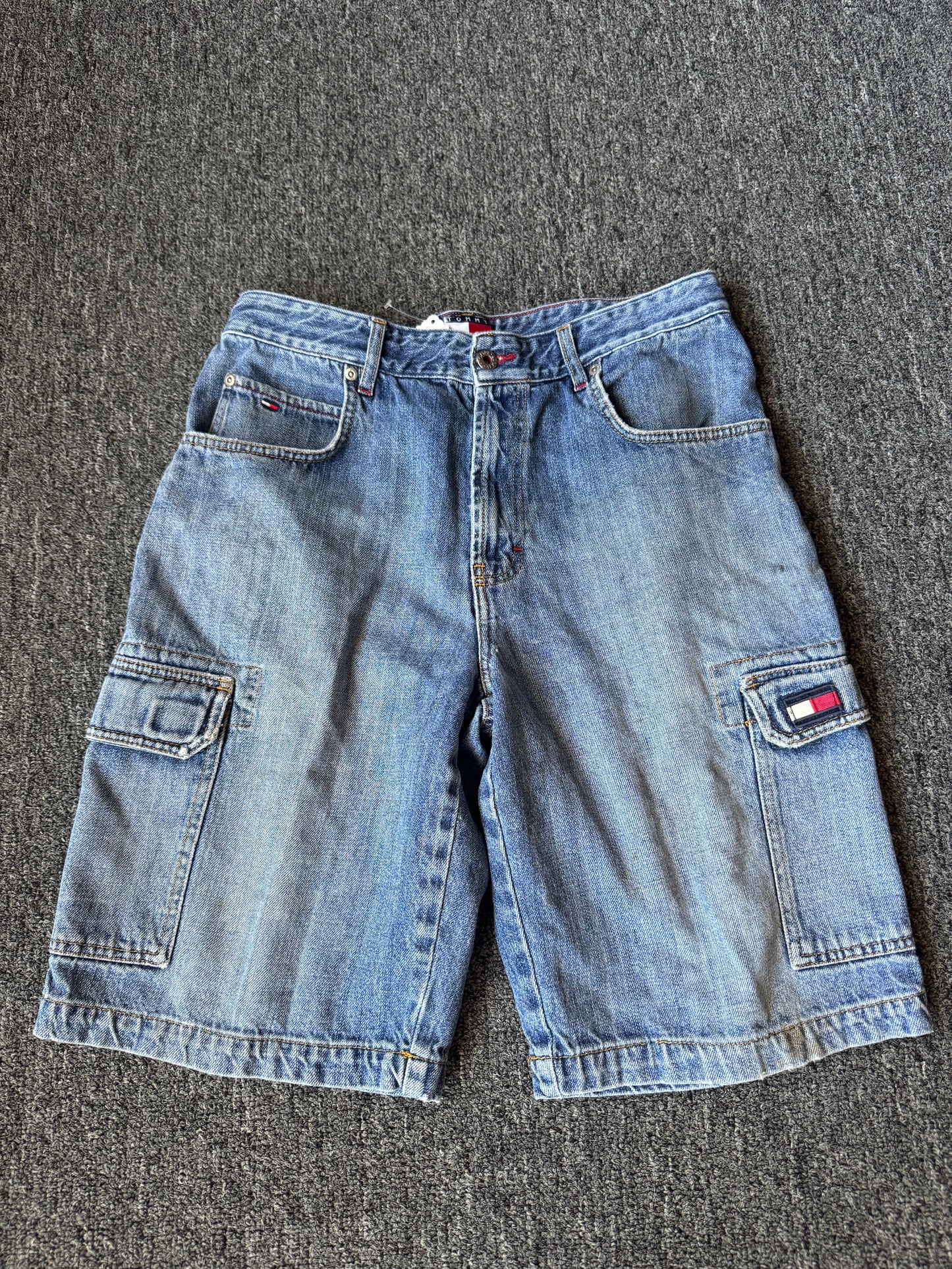 Tommy Hilfiger Cargo Jorts (33)