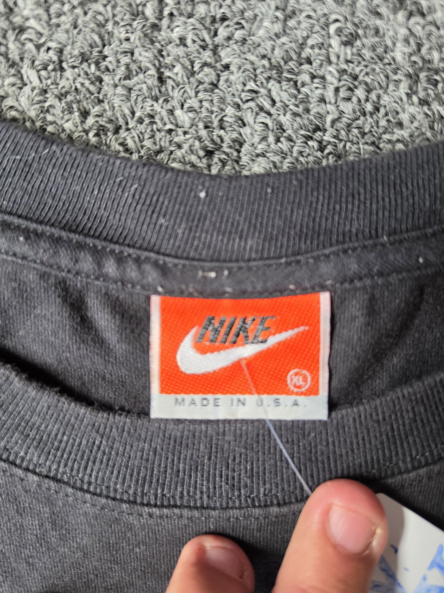 Black 90s Nike Shirt (XL)