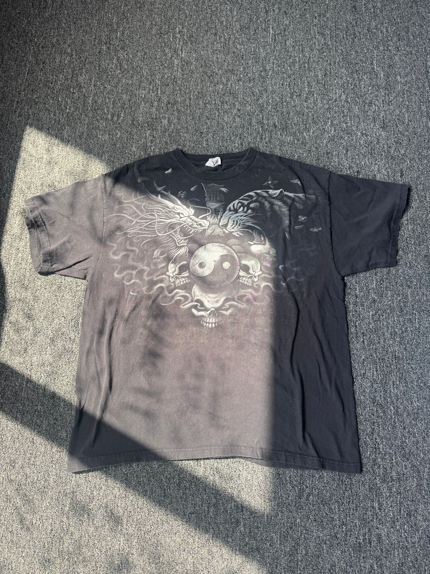 Black Y2K Yin and Yang Tiger Shirt (L)