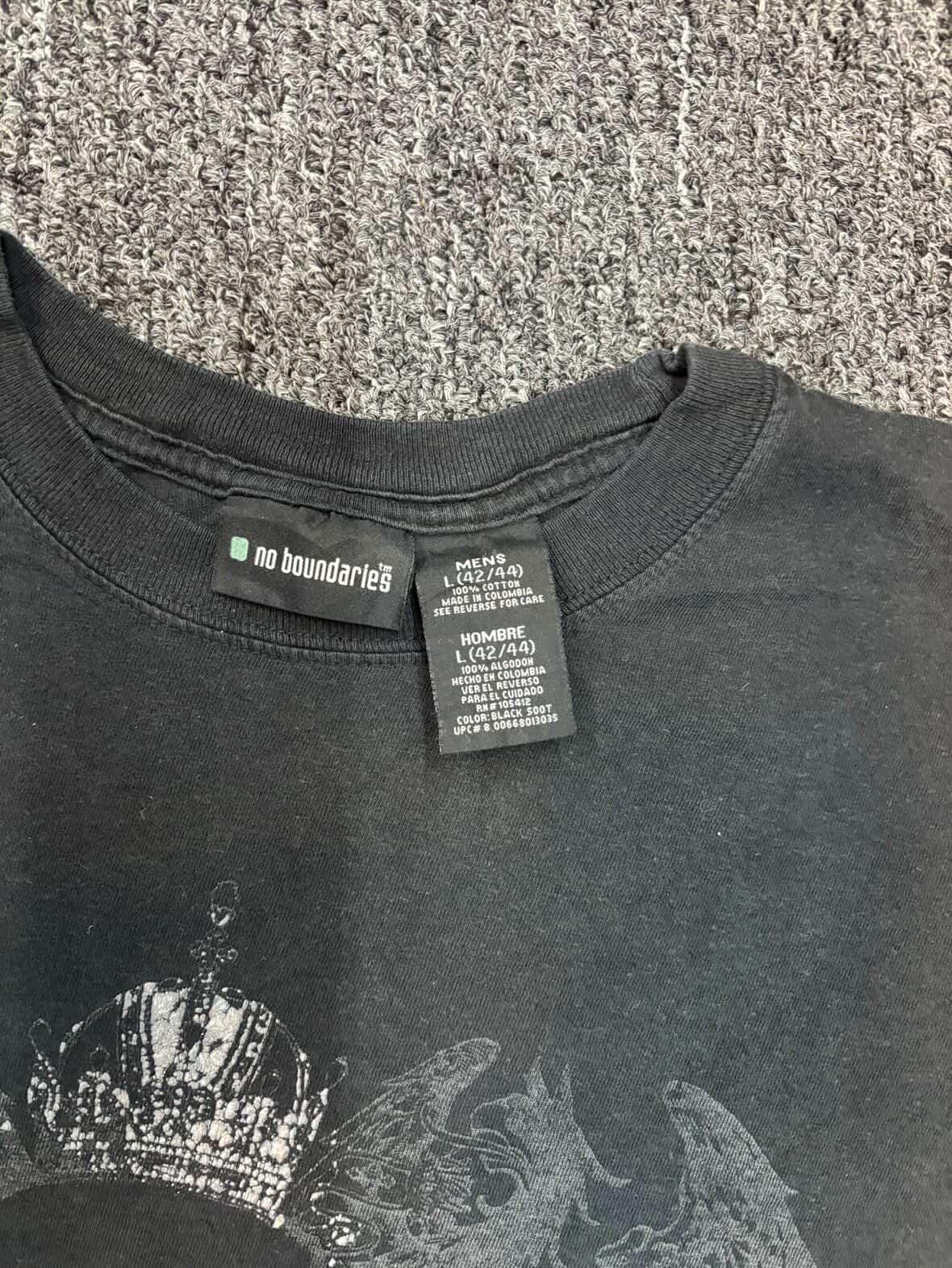 No Boundaries Gothic Grunge Y2K Tee (L)