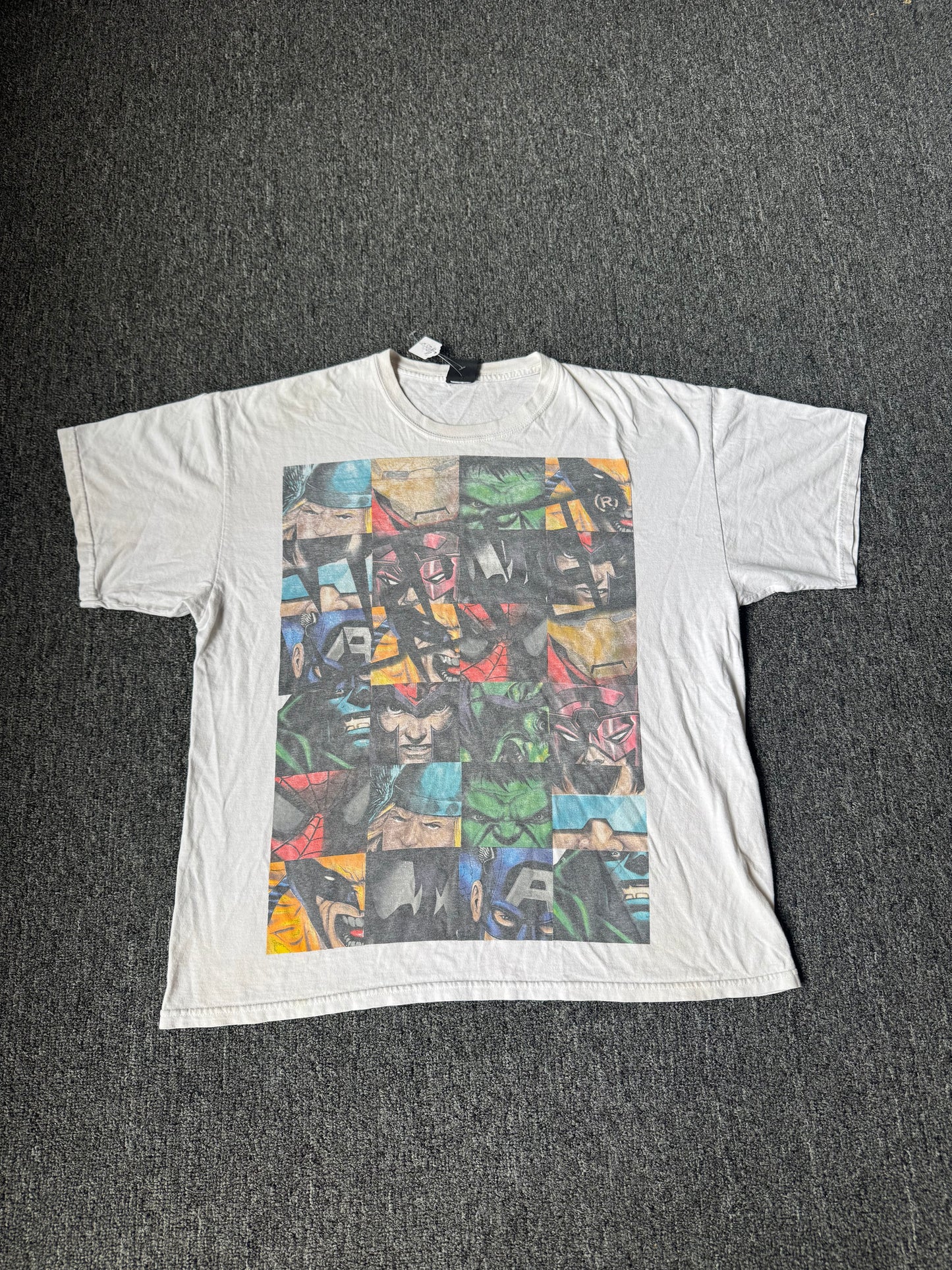 White Marvel Superheroes Shirt (XL)