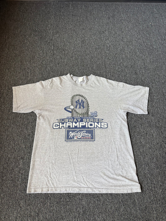 Grey 2000 Lee Sport New York Yankees Shirt (XL)