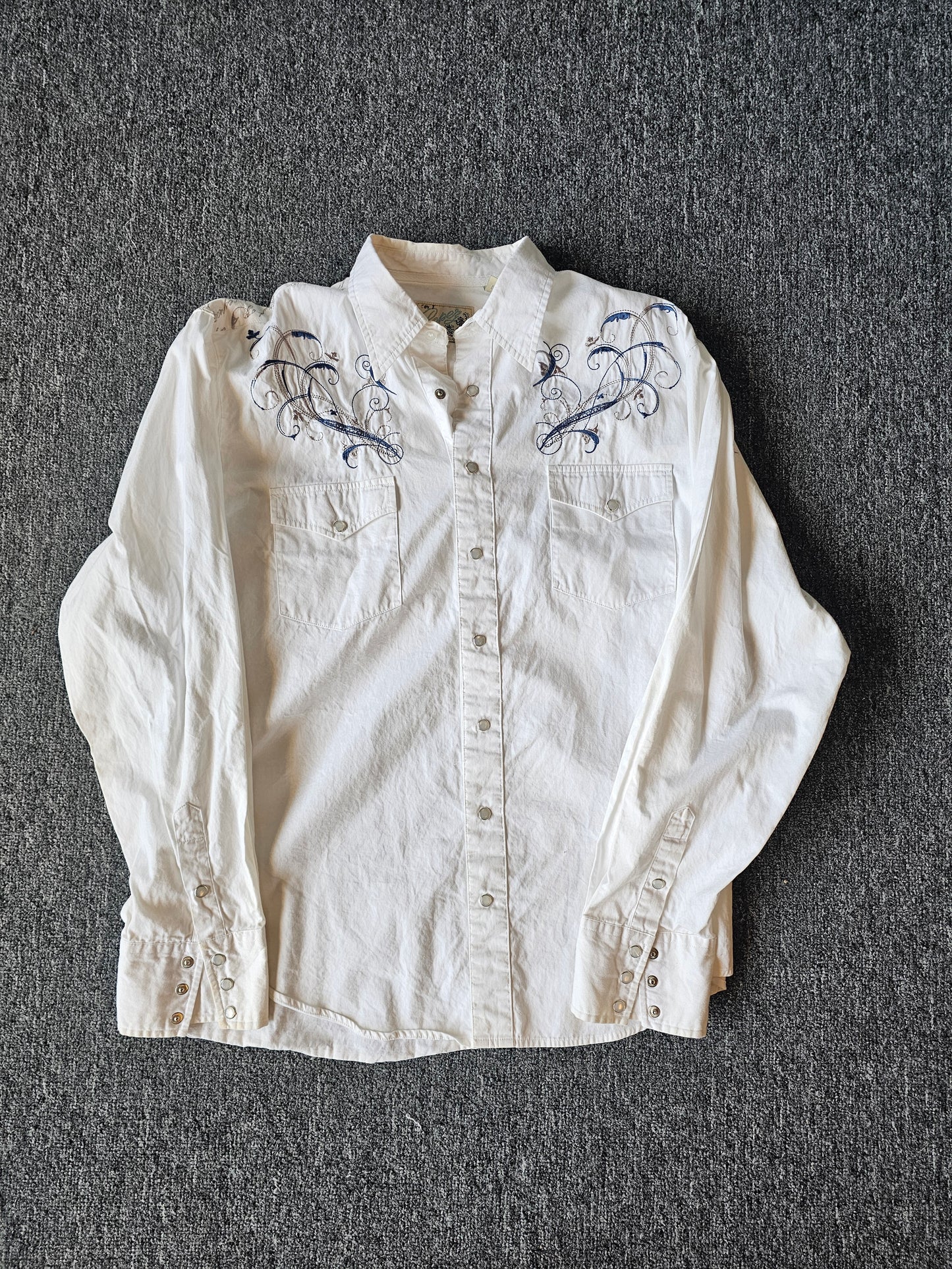 Embroidered Y2K Button Up Western Ware Sleeve (XL)